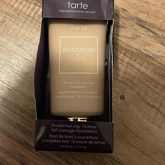 Tarte Amazonian clay 16 hr full coverage foundation